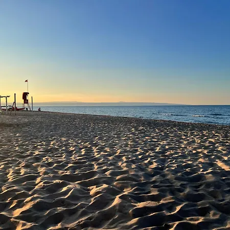 Aurora Beach & Suite-3